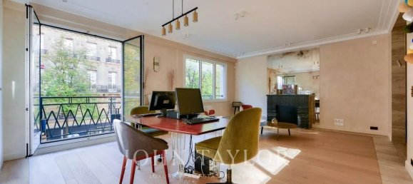 2 bedrooms Apartment in Paris, France No. 128901 4