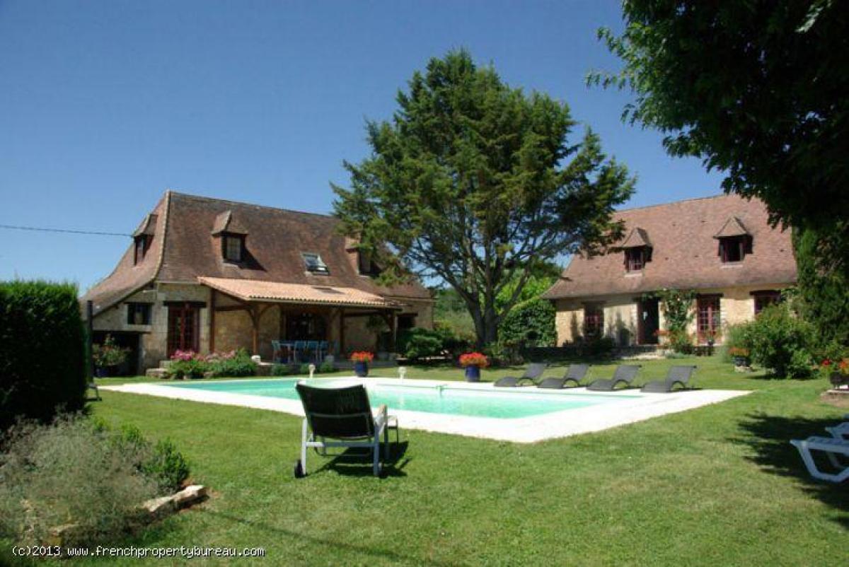 10 bedrooms House in Vergt, France No. 2181