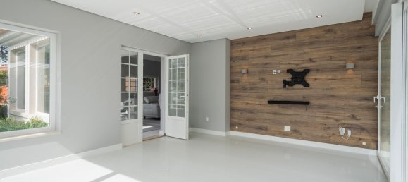 4 bedrooms House in Almada, Portugal No. 18385 21