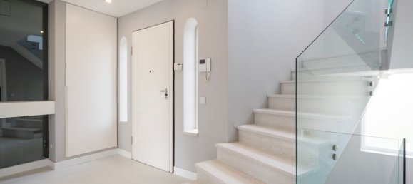 4 bedrooms House in Almada, Portugal No. 18385 31