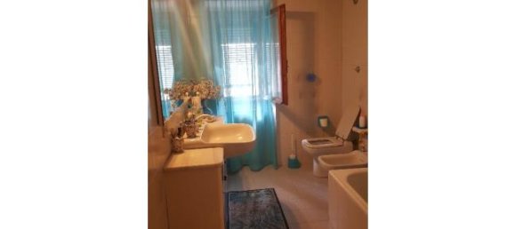 2 bedrooms Apartment in Pomarance, Italy No. 253336 3