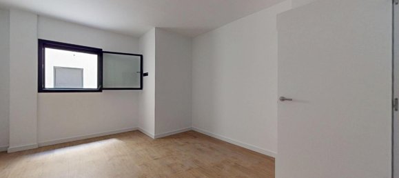 2 bedrooms Commercial property in Las Palmas De Gran Canaria, Spain No. 99287 16