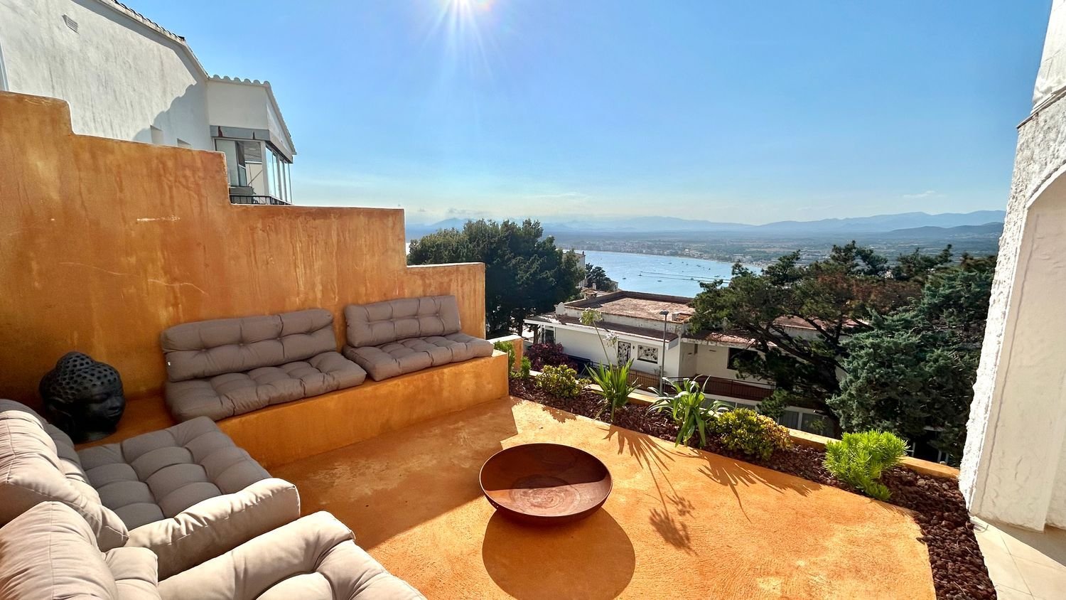 3 bedrooms House in Roses, Spain No. 146230