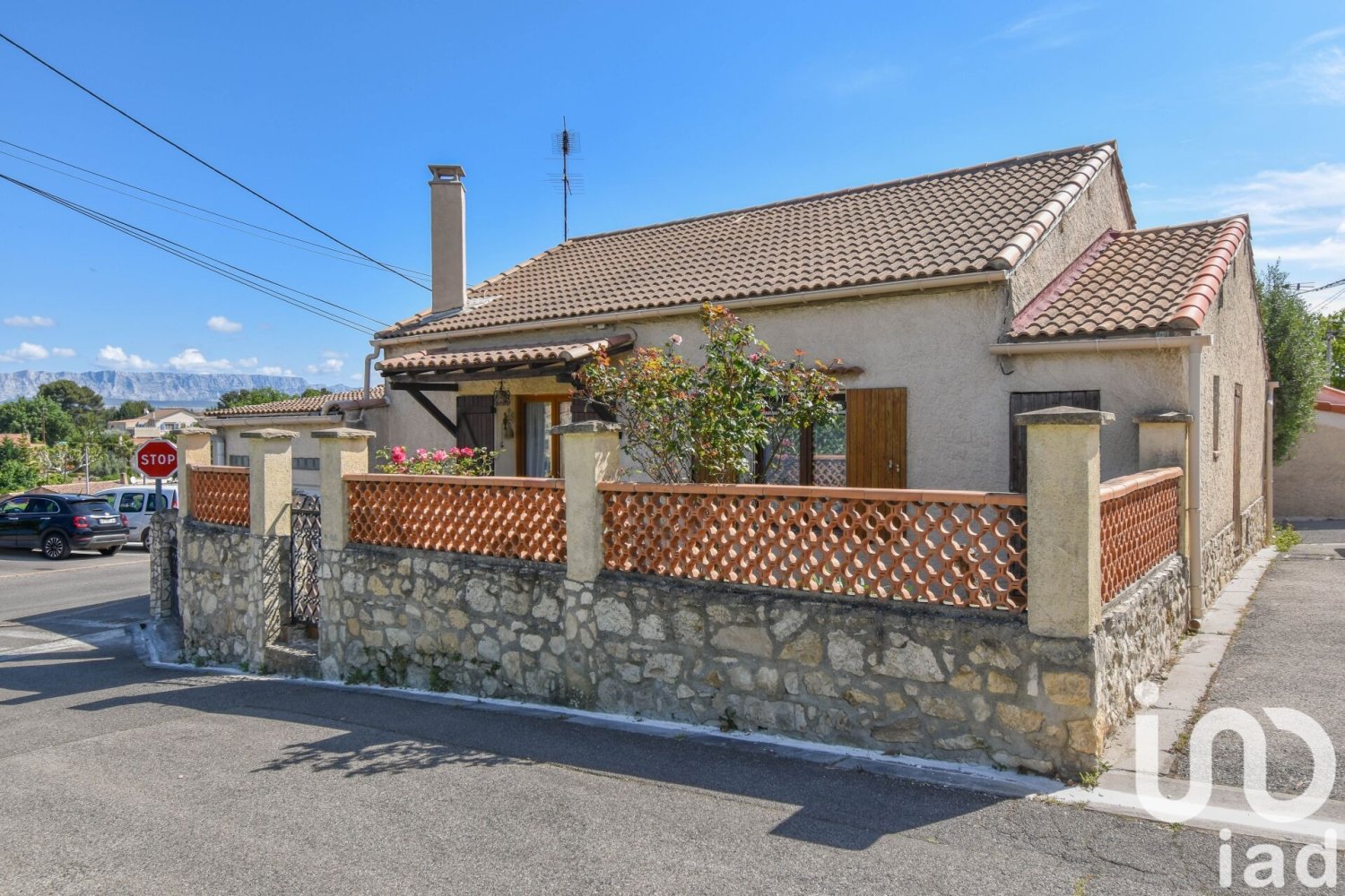 2 bedrooms House in Greasque, France No. 316117