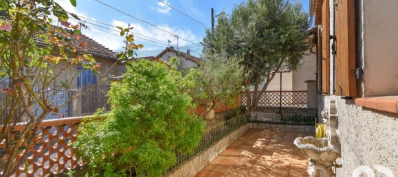 2 bedrooms House in Greasque, France No. 316117 4