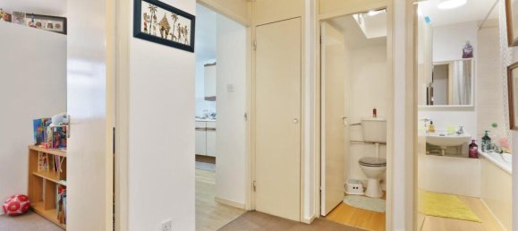 2 bedrooms Maisonette in London, United Kingdom No. 12398 6