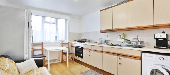 2 bedrooms Maisonette in London, United Kingdom No. 12398 3
