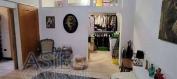 5 rooms Apartment in Bari, Italy No. 182953 11