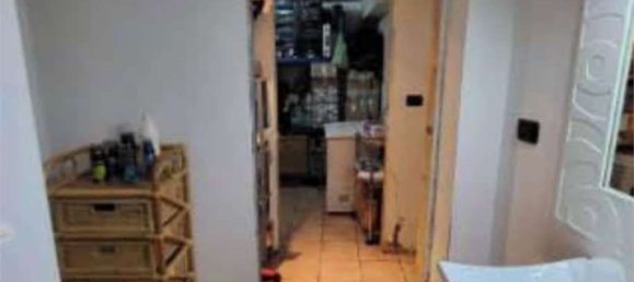 5 rooms Apartment in Bari, Italy No. 182953 20