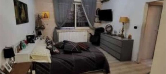 5 rooms Apartment in Bari, Italy No. 182953 10