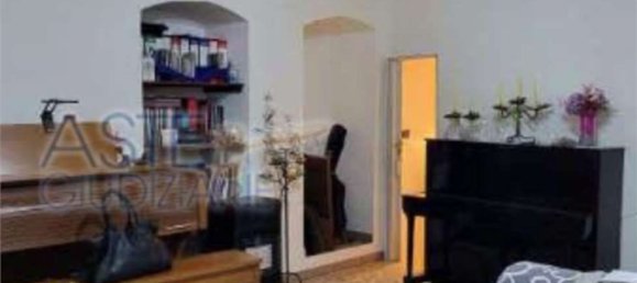 5 rooms Apartment in Bari, Italy No. 182953 3