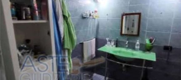 5 rooms Apartment in Bari, Italy No. 182953 5