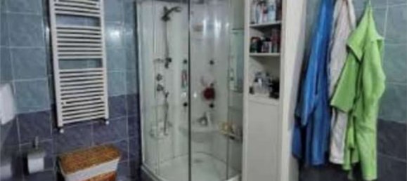 5 rooms Apartment in Bari, Italy No. 182953 6