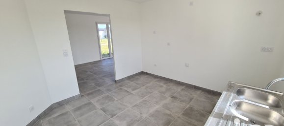 4 bedrooms House in Les Essards, France No. 344975 10