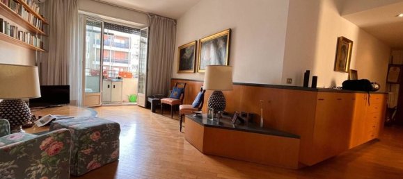1 bedroom Apartment in Milan, Italy No. 332103 2
