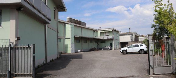 350m² Office in Bergamo, Italy No. 126452 18