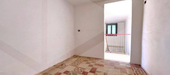 4 rooms House in Triggiano, Italy No. 31465 39