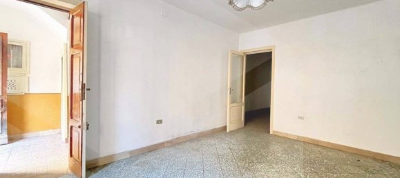 4 rooms House in Triggiano, Italy No. 31465 30