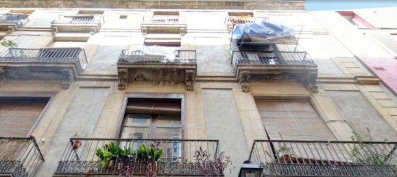 Apartamento de 2 dormitorios en Ciudad Vieja, Spain No. 73195 2