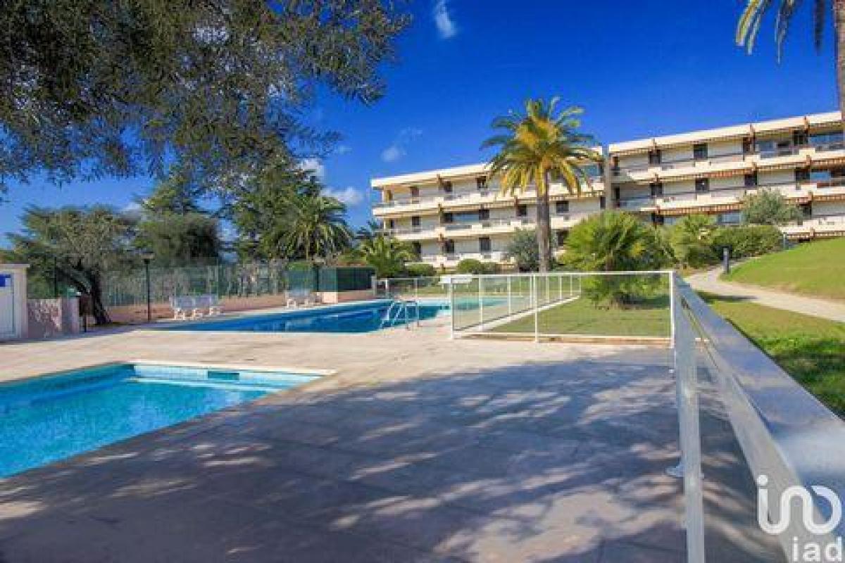 Condominio de 2 dormitorios en Antibes, France No. 4038