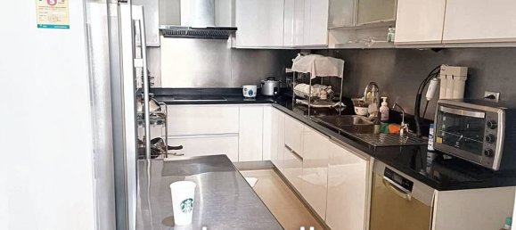 4 bedrooms Condo in Khlong Toei, Thailand No. 13436 7