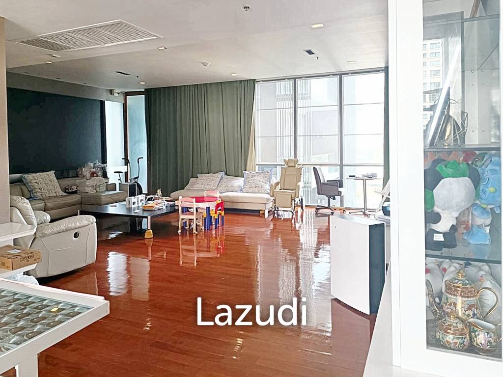 4 bedrooms Condo in Khlong Toei, Thailand No. 13436