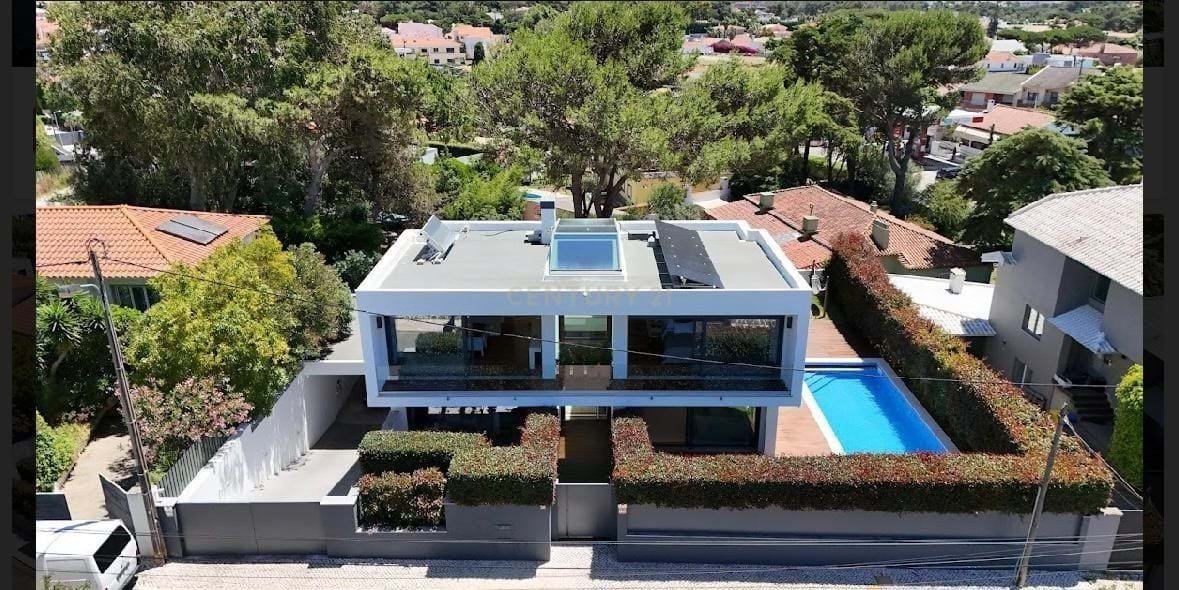 4 bedrooms Villa in Cascais, Portugal No. 141867