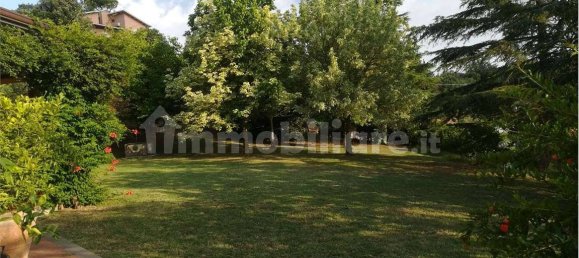 4 Schlafzimmer Villa in Torgiano, Italy, Nr. 261067 3