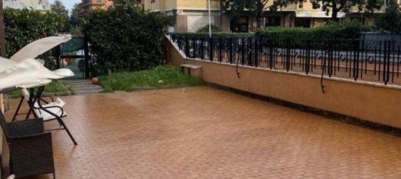 4 rooms Apartment in Rome, Italy No. 41043 2