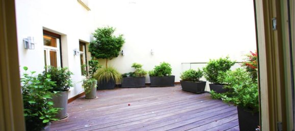 9 rooms Apartment in Paris, France No. 162018 7