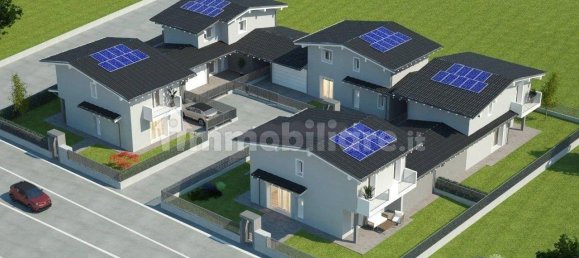 3 bedrooms Villa in Cadorago, Italy No. 167537 4