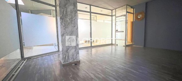 Коммерческая недвижимость с 1 комнатой в Шартр, Франция № 80673 3