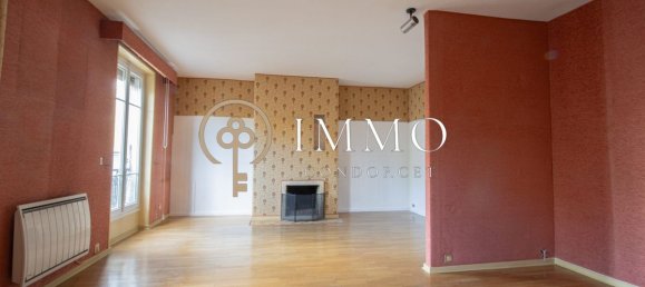 2 chambres Appartement à Paris, France No. 163077 4