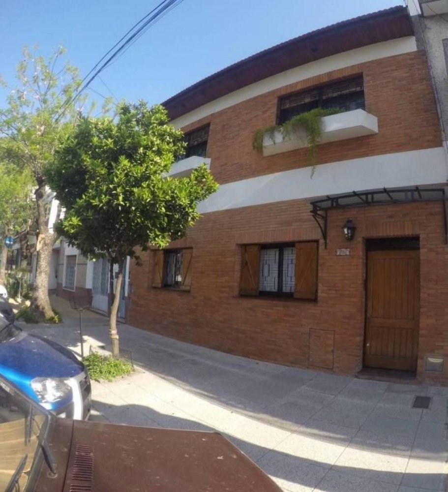 4 bedrooms House in Buenos Aires, Argentina No. 71811