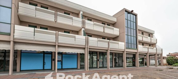 1 room Commercial property in Campagna Lupia, Italy No. 313036 2