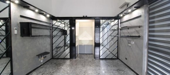 Propriété commerciale à Peschiera Borromeo, Italy 25m² No. 105023 2