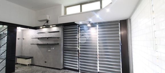 Propriété commerciale à Peschiera Borromeo, Italy 25m² No. 105023 8