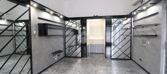 Propriété commerciale à Peschiera Borromeo, Italy 25m² No. 105023 14