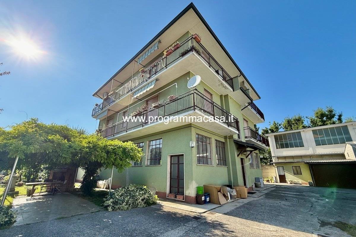 3 Schlafzimmer Wohnung in Cernusco sul Naviglio, Italy, Nr. 319166
