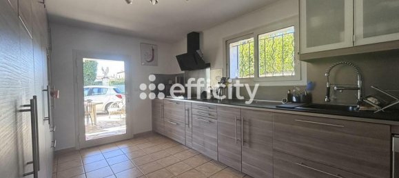 5 bedrooms Villa in Gardanne, France No. 346800 3