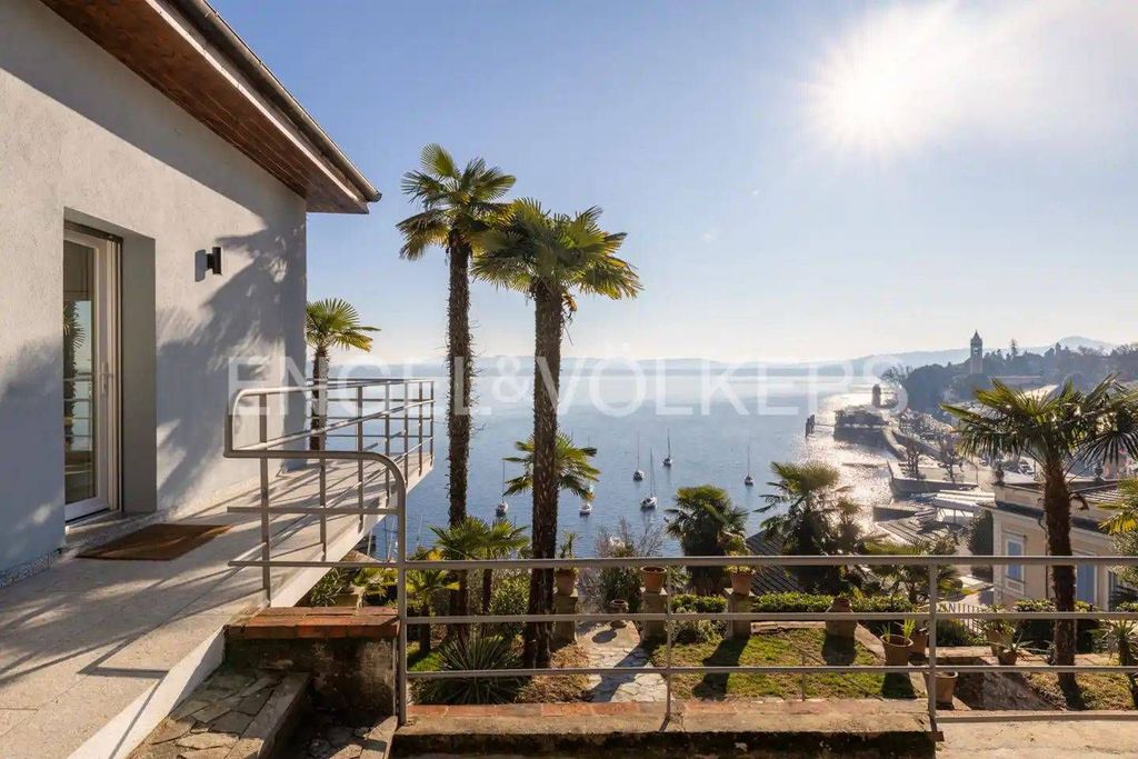 3 Schlafzimmer Villa in Lesa, Italy, Nr. 128385