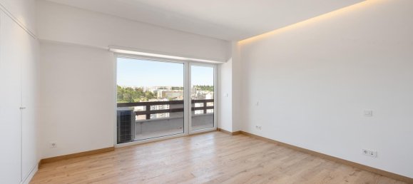 4 bedrooms Apartment in Lisbon, Portugal No. 133956 16