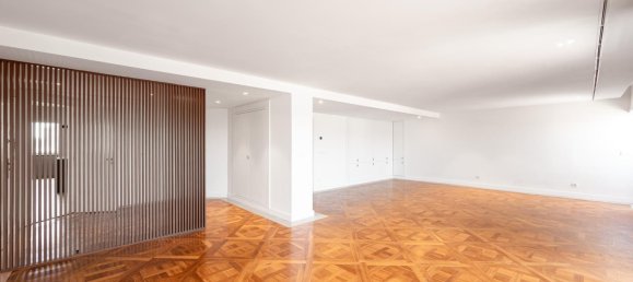 4 bedrooms Apartment in Lisbon, Portugal No. 133956 2