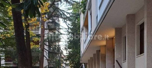 5 rooms Office in Milan, Italy No. 240952 3