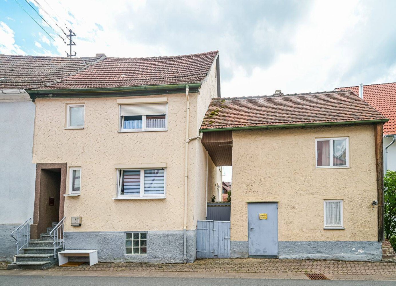 Adosado de 3 habitaciónes en Kulsheim, Germany No. 361610