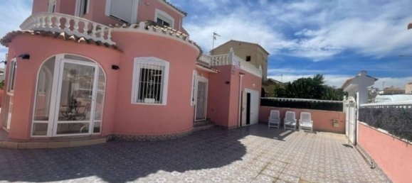 Casa de 5 dormitorios en Alicante, Spain No. 187938 3