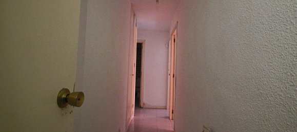 Apartamento de 3 dormitorios en Madrid, Spain No. 153695 8