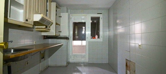 Apartamento de 3 dormitorios en Madrid, Spain No. 153695 4