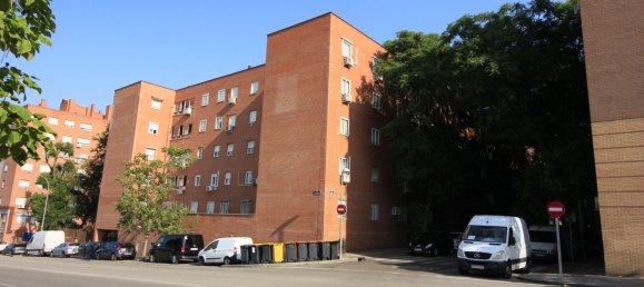 Apartamento de 3 dormitorios en Madrid, Spain No. 153695 2