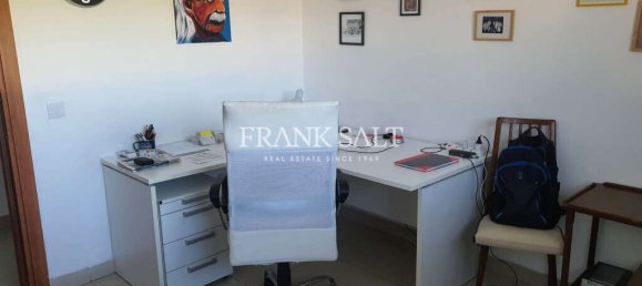 3 bedrooms Apartment in Paola, Malta No. 7398 4